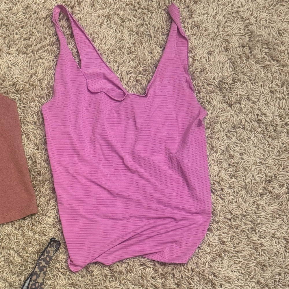 Pink VULL tie back tank
Super soft!